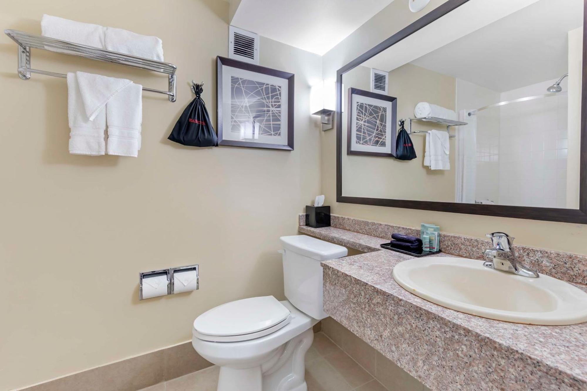 Western Canoga Park Motor Hotel 4*