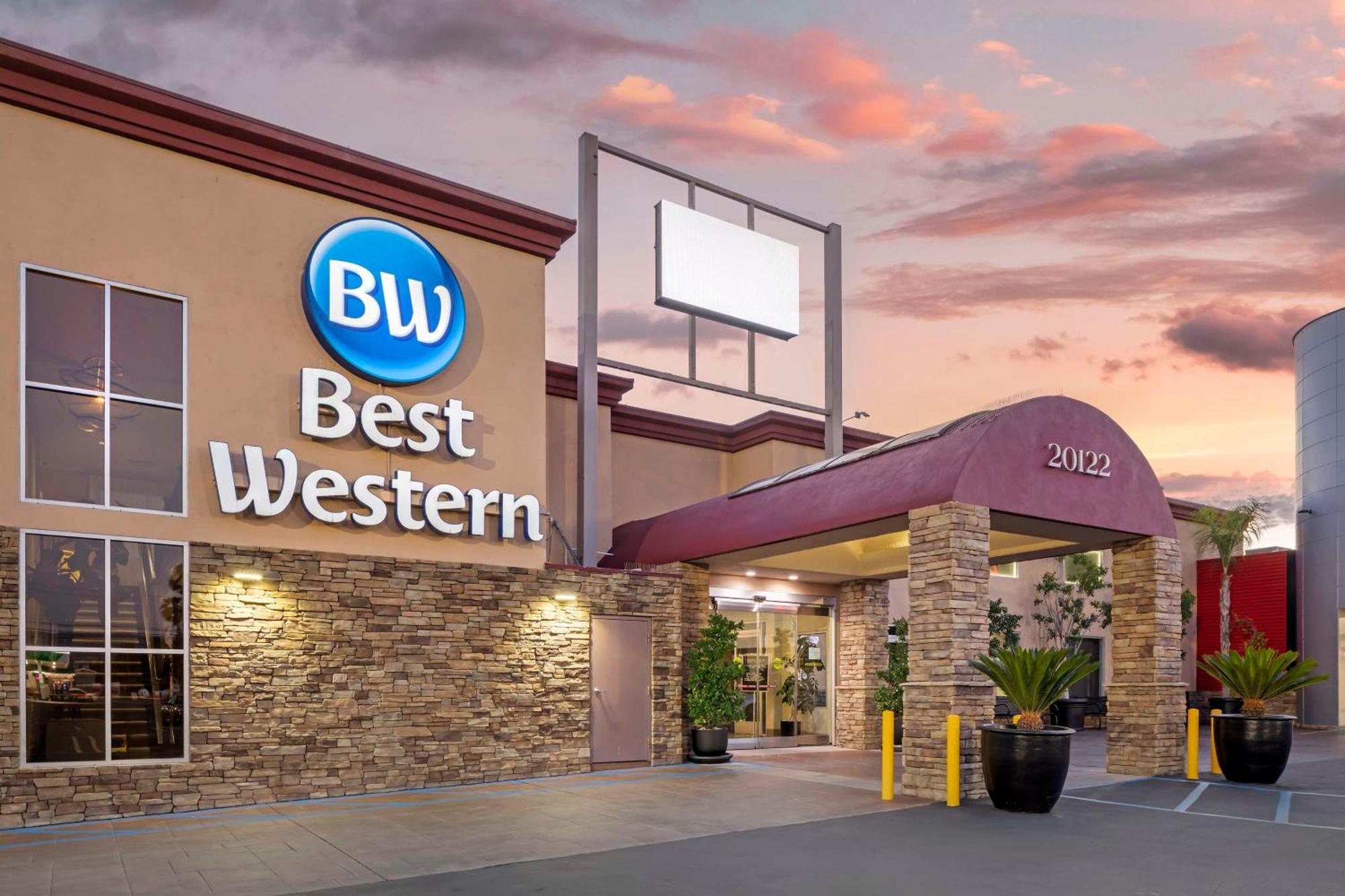 Western Canoga Park Motor 4* Los Ángeles