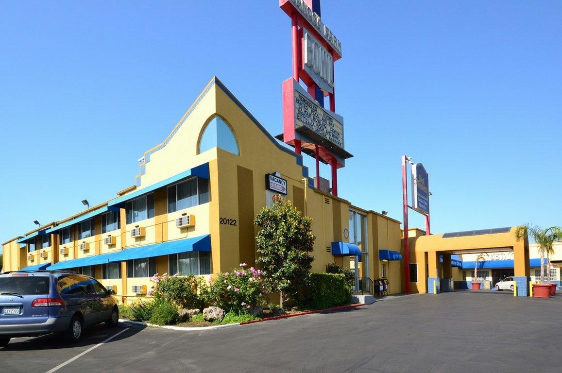Western Canoga Park Motor Los Angeles