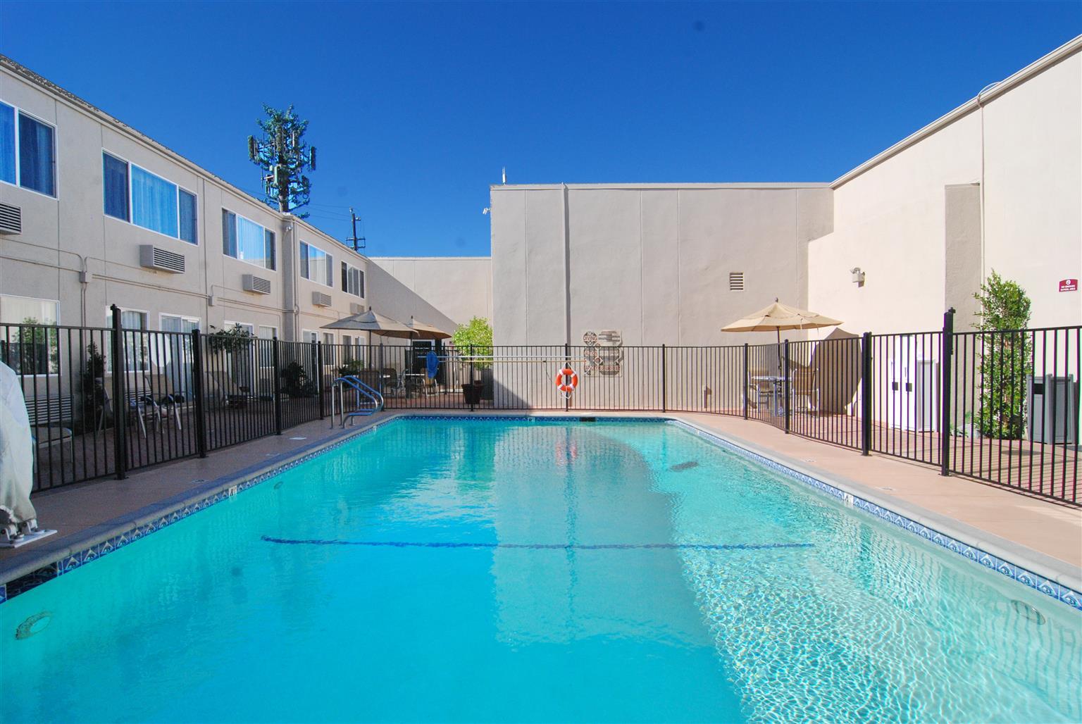 Western Canoga Park Motor Hotel 4*