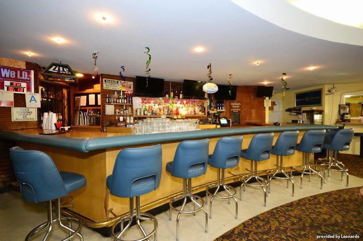 Western Canoga Park Motor 4*