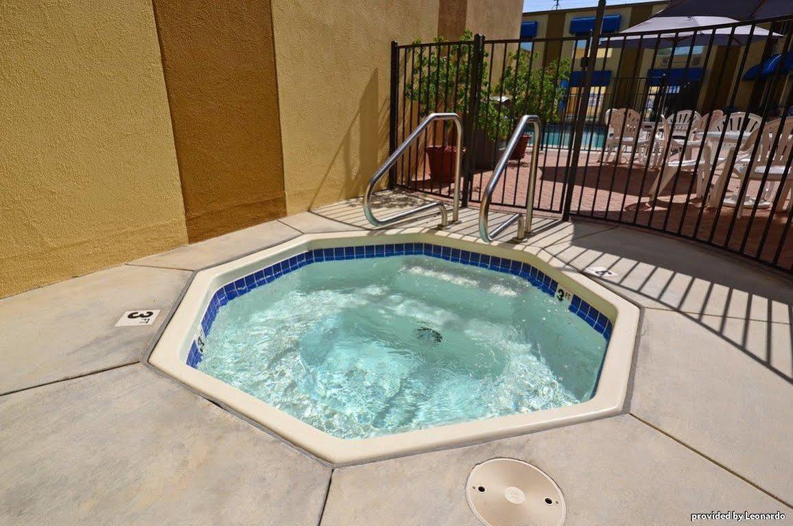 Western Canoga Park Motor Hotel Los Angeles